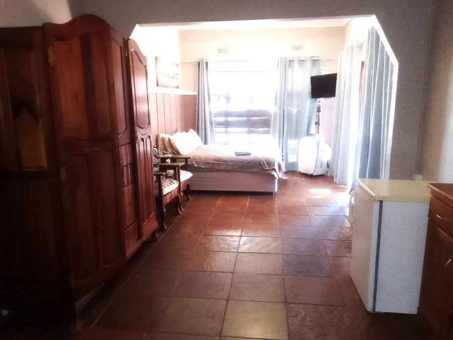 To Let 4 Bedroom Property for Rent in Geelhoutpark North West